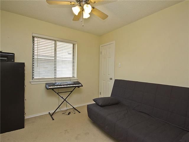 Building Photo - 703 David Curry Dr