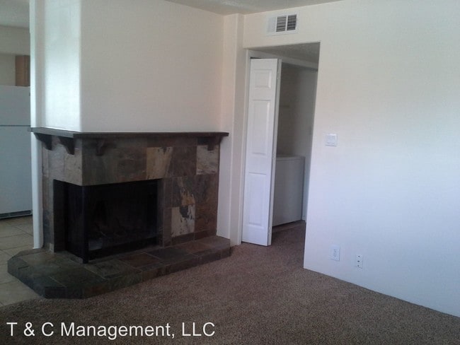 Building Photo - 301 Whispering Sands Ct SE