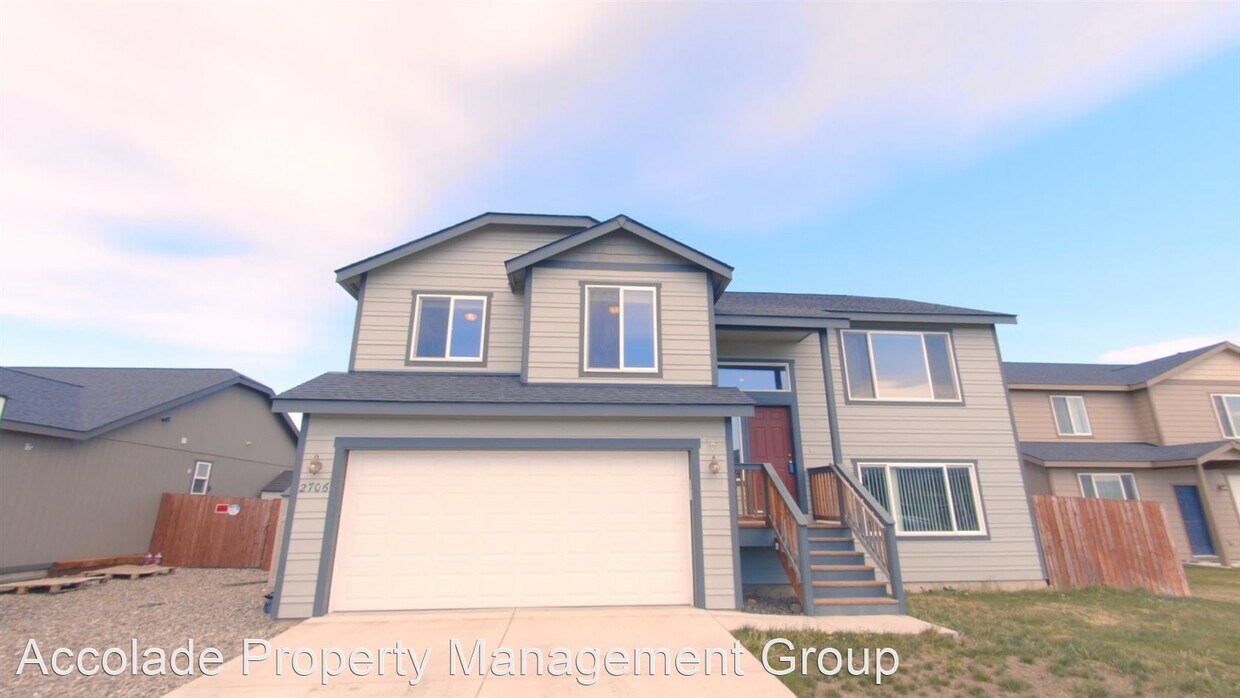 5 br, 3 bath House 2706 North Susie Court House Rental in