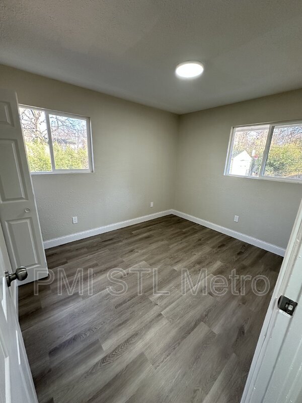 Building Photo - 127 Brigadoon Cir