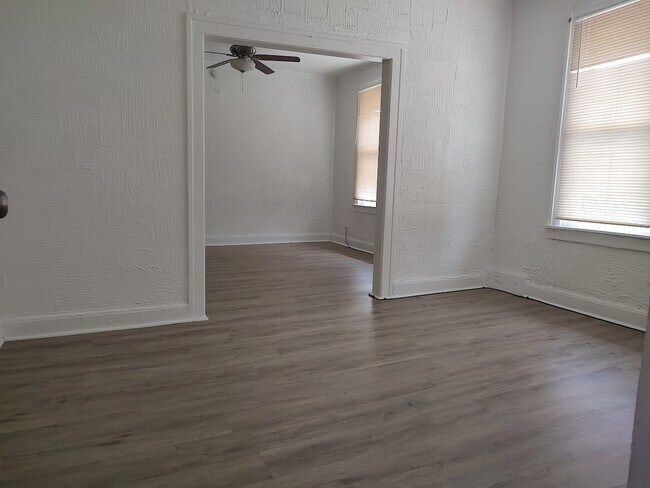 Foto del edificio - 8544 Ironwood St