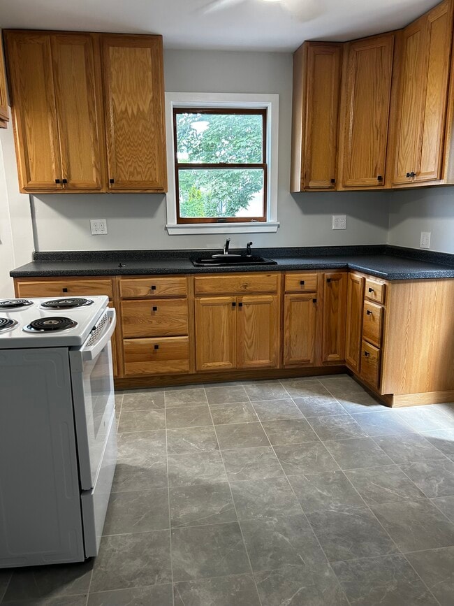 Building Photo - 43 Southwell Ave