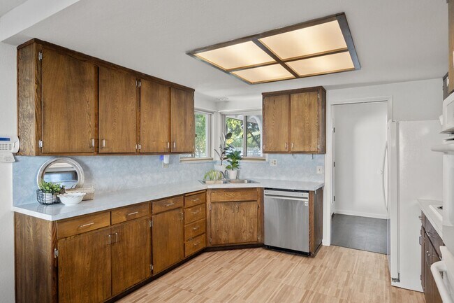 Foto del edificio - Updated North Chico 3BD/2BA with Solar & Covered Patio