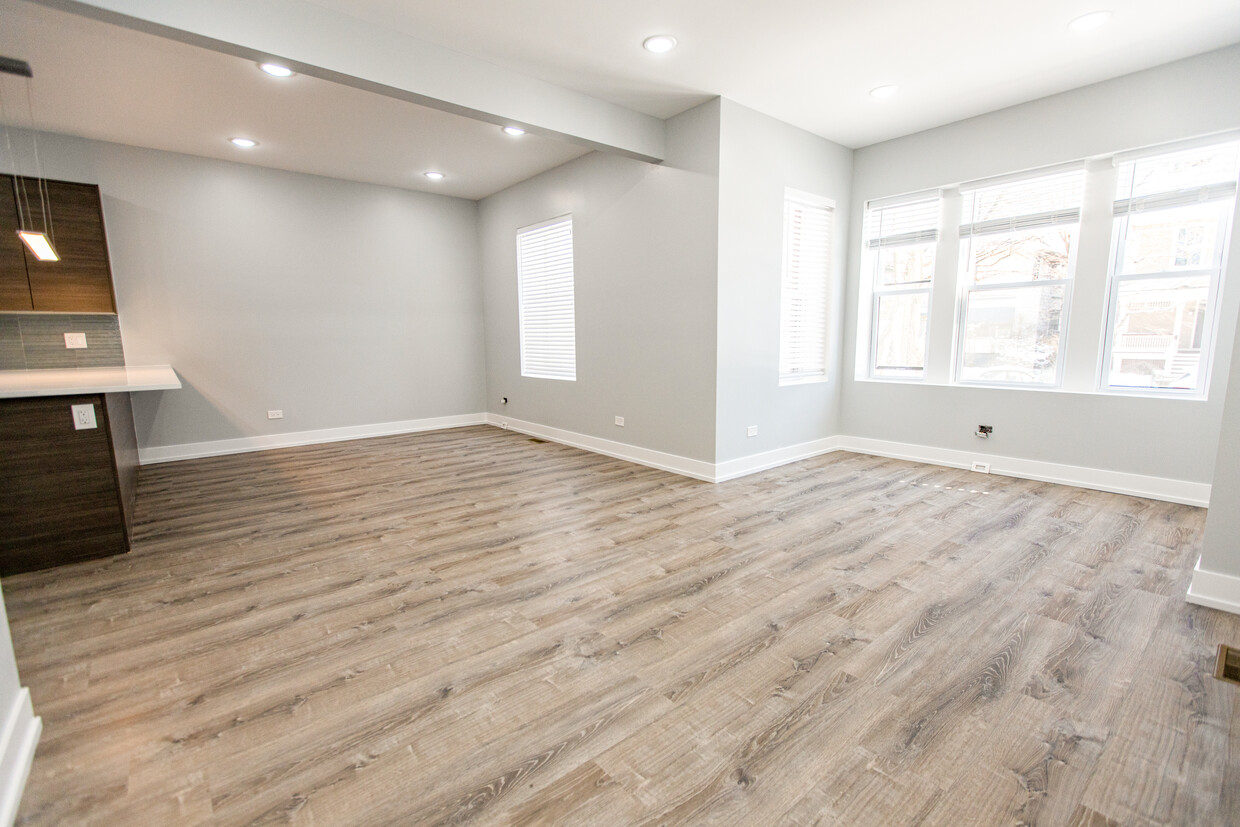Foto principal - 5302 N Magnolia Ave