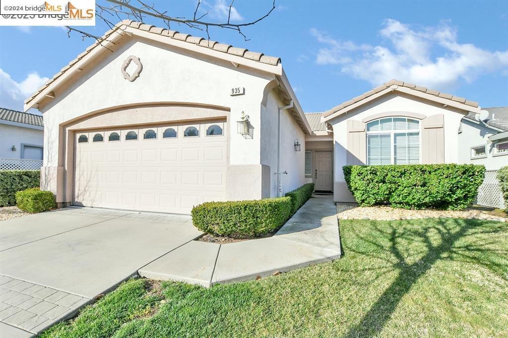 Primary Photo - 935 Centennial Dr