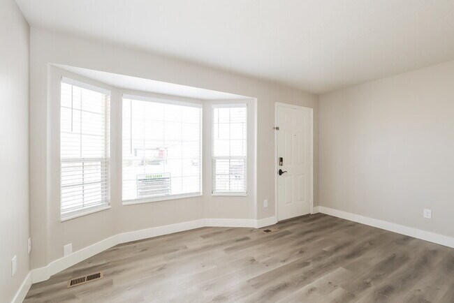 Building Photo - 3234 Marcrest Dr