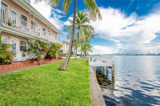 Foto del edificio - 7909 East Dr