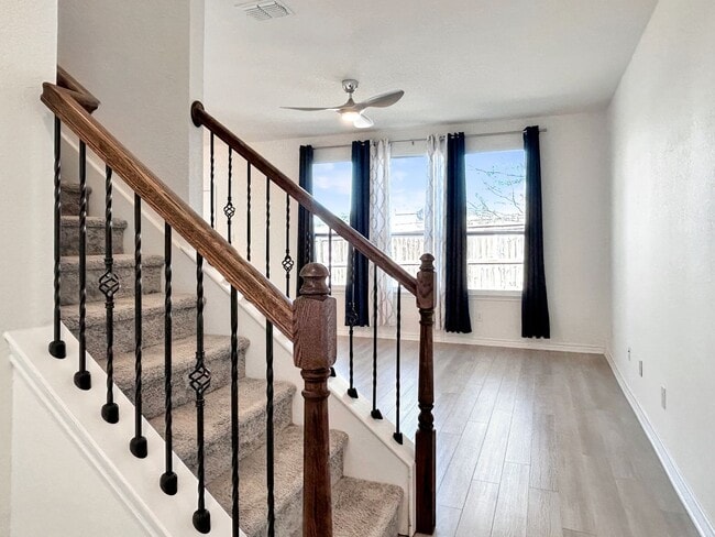 Building Photo - Spacious Northeast Side Home | 3 Bed, 2.5 Bath