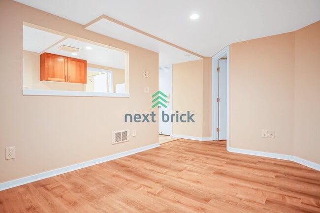 Foto del edificio - Charming 1-bedroom, 1-bathroom unit in Greenwood