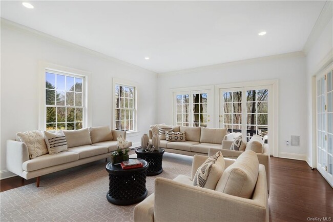 Foto del edificio - 628 Guard Hill Rd