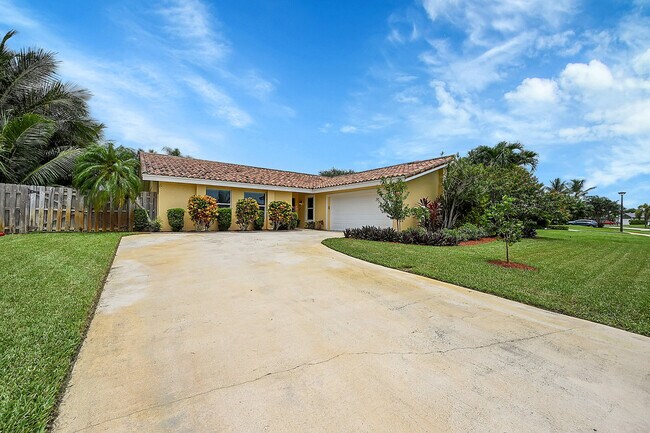 Building Photo - 4313 Sugar Pine Dr