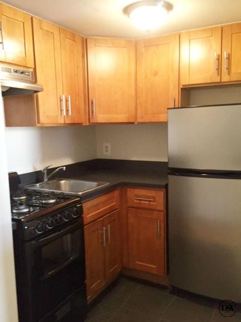 Building Photo - 307 E 94th St