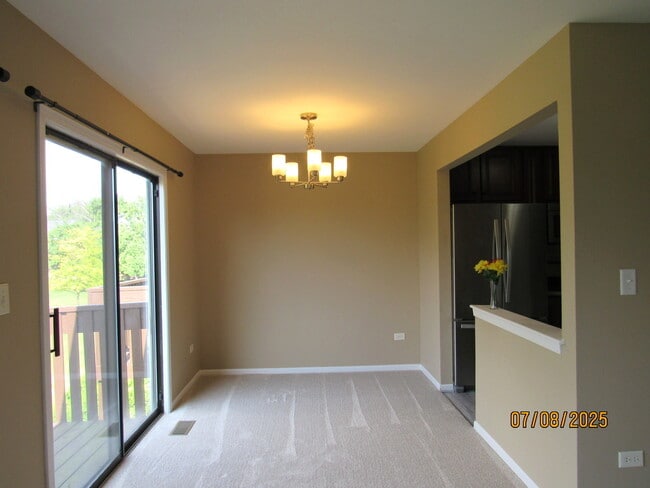 Building Photo - 950 Cumberland Ct