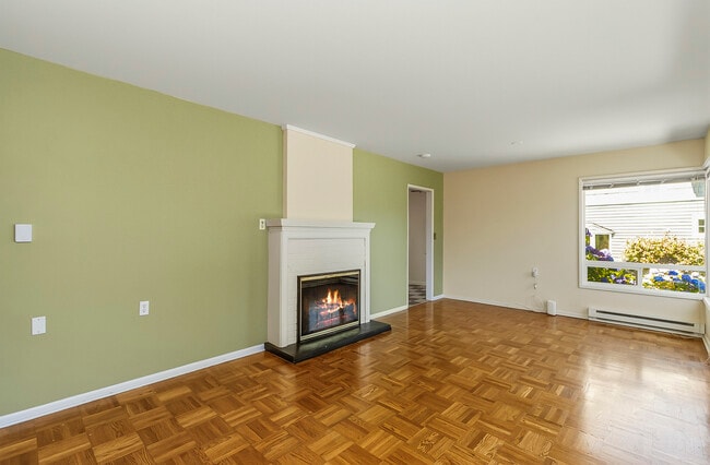 Building Photo - 532 Colby Ave