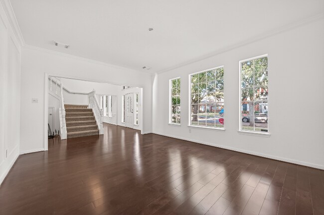 Foto del edificio - 2627 Double Lake Dr