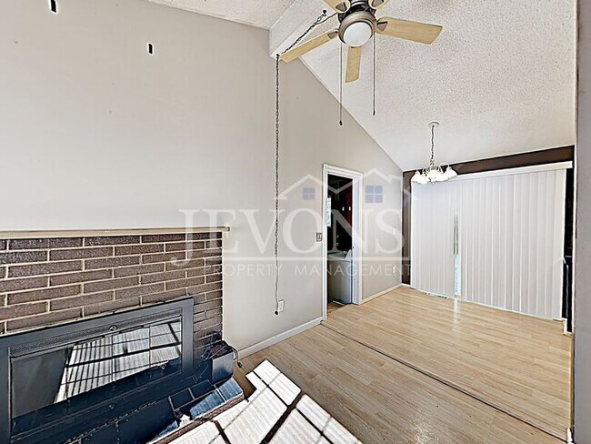 Foto del edificio - 151 Vista Ln