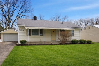 Building Photo - 2251 Vale Dr