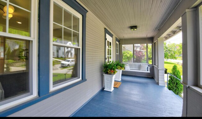 Foto del edificio - 103 Oak Hill Ave
