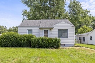 Building Photo - 2501 S Wayne St