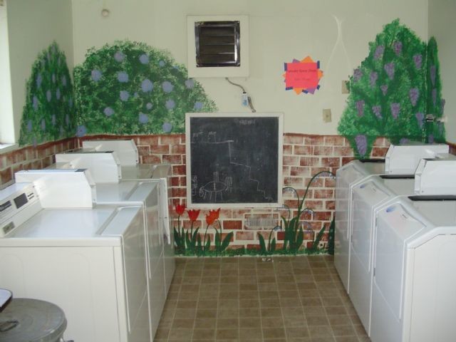 Building Photo - Near downtown with Dishwasher &amp; nook
