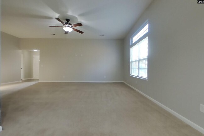 Foto del edificio - 319 Quiet Grove Ln