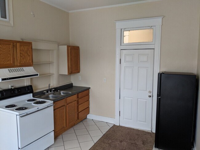 Foto del edificio - One Bedroom Loft Apartment Available in Hi...