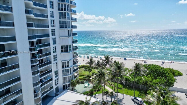 Foto del edificio - 16711 Collins Ave
