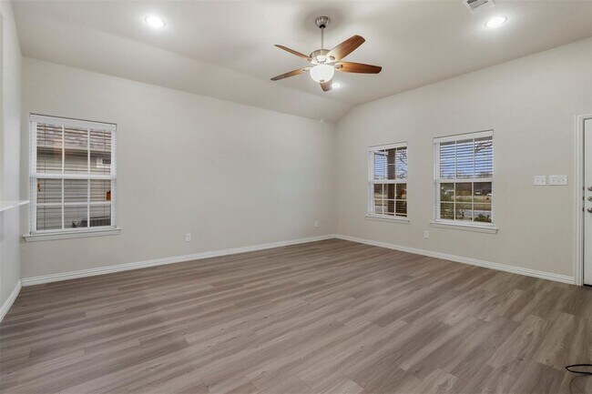 Foto del edificio - 731 W Morton St