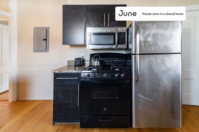 Foto del edificio - Room in Shared 4 bed/1 bath home in Roxbury
