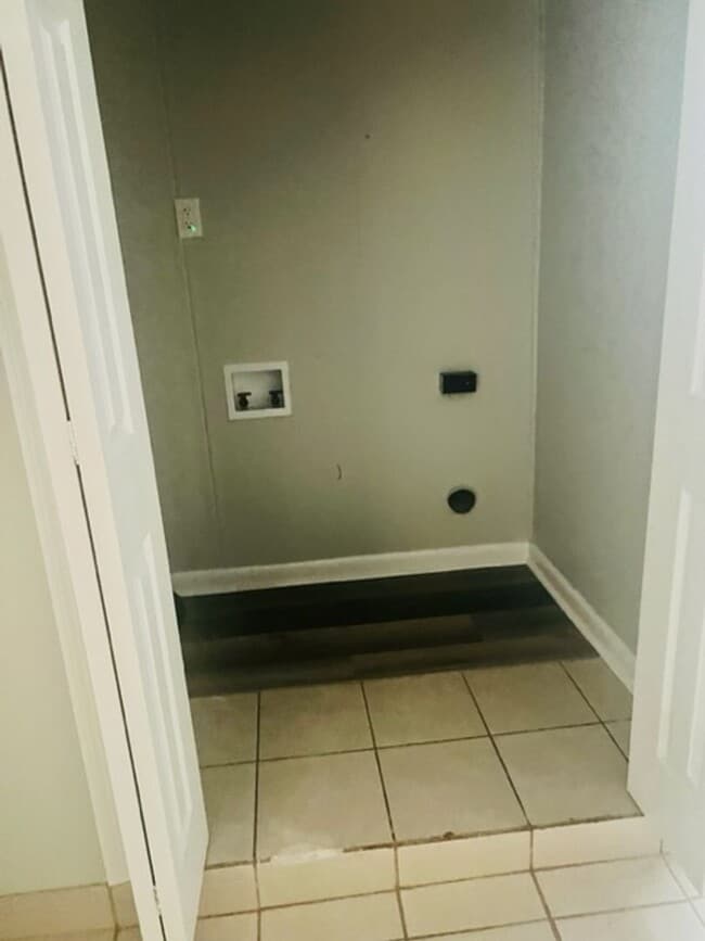 Building Photo - 3 BR/2BA | Newly Renovated Single Family Home | 1-Car Covered Parking | Front yard!