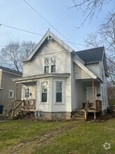 Building Photo - 709 Milton Ave