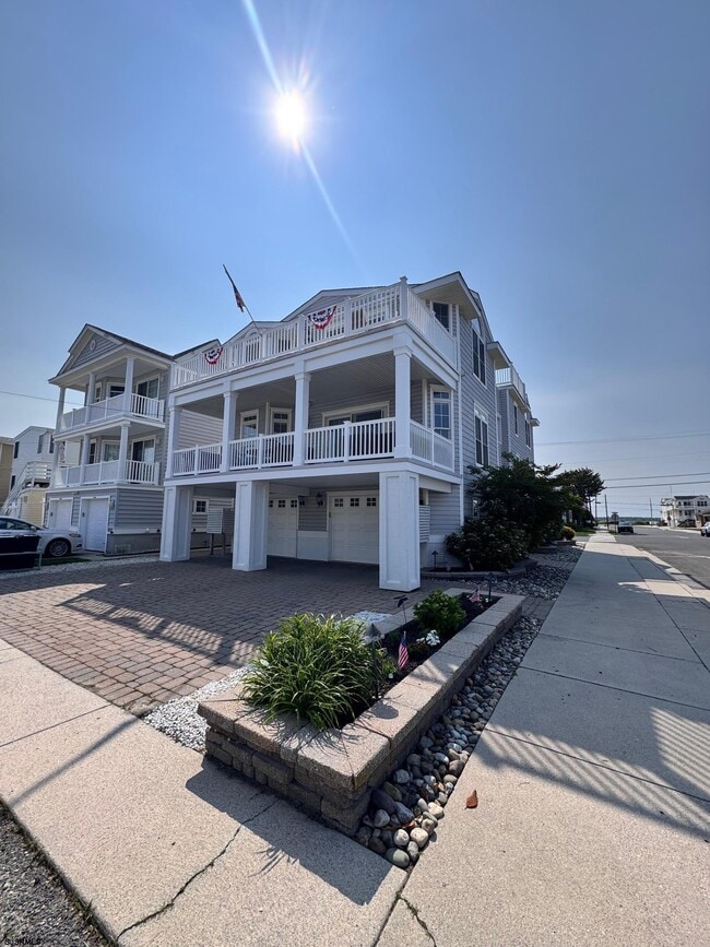 Building Photo - 404 50th St
