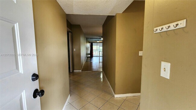 Foto del edificio - 2700 Coral Springs Dr