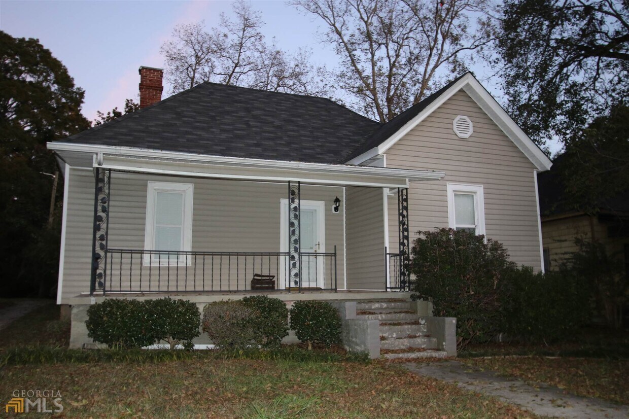 Primary Photo - 305 Alford St