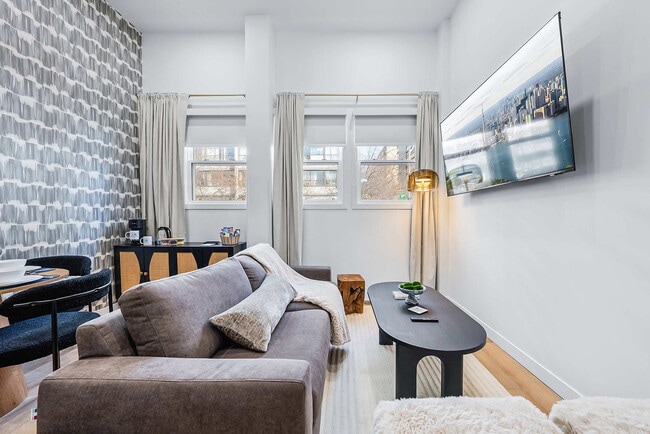 Building Photo - 168 McCaul St