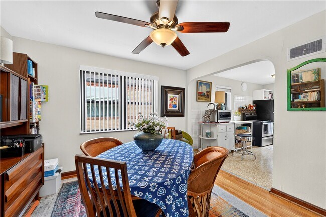 Foto del edificio - 4931 Jamieson Ave