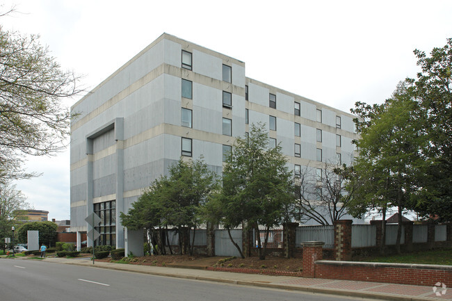 Building Photo - Spence Manor