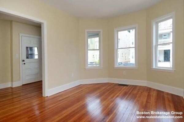 Primary Photo - 30 Taft St