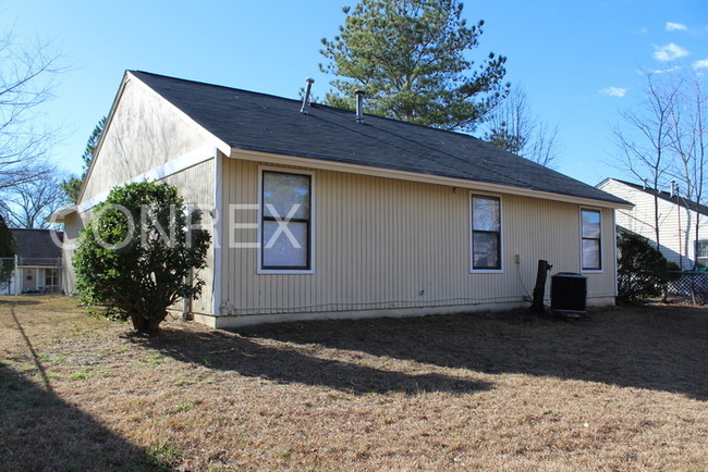 Building Photo - 232 Flowerwood Dr