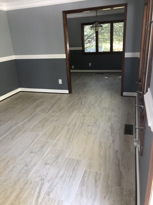 Building Photo - 8363 Bodkin Ave