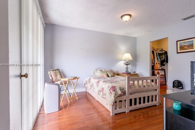 Foto del edificio - 6814 SW 114th Pl