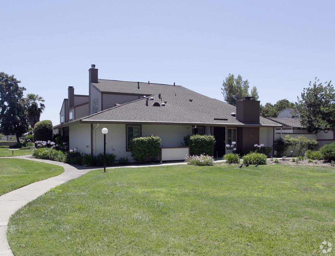 Primary Photo - Touchstone Place Apartments
