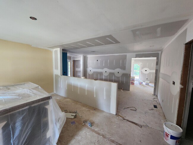 Building Photo - 1055 College Station Rd