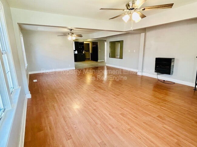 Building Photo - 2519 W Park Pl