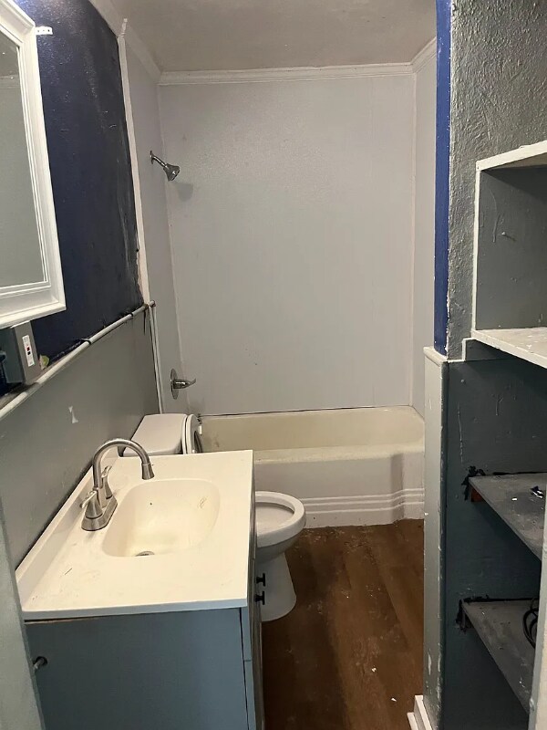 Building Photo - 408 Academy St E