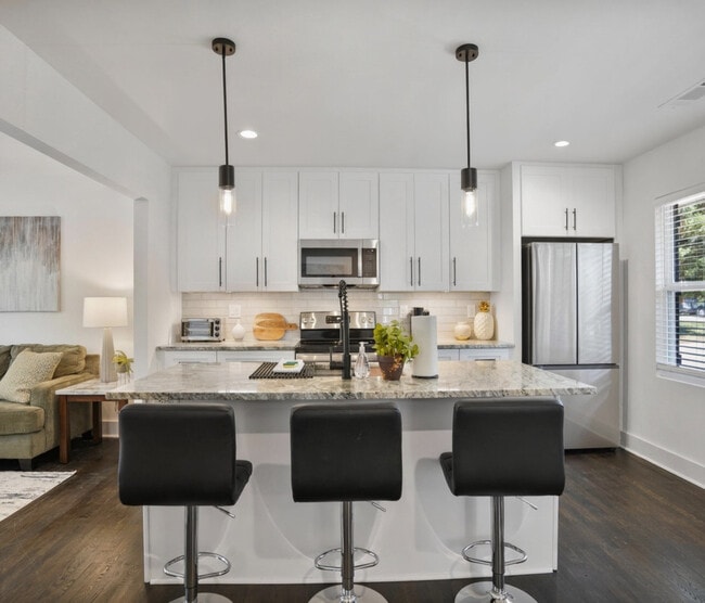 Foto del edificio - 975 Shadowridge Dr SE