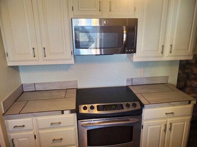 Building Photo - 238 E Pederson Dr