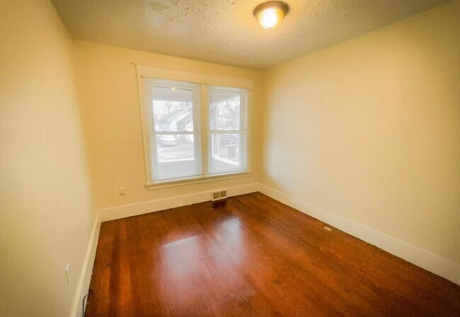 Foto del edificio - 1007 Mahlon St