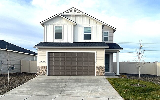 Building Photo - 1551 N Barkvine Ave