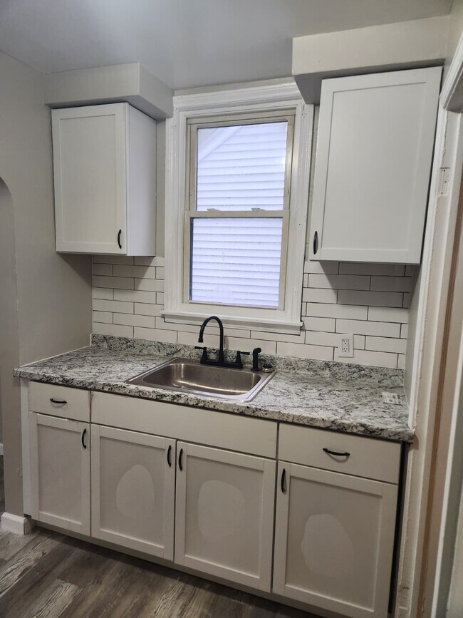 Cocina - 14945 Lappin St